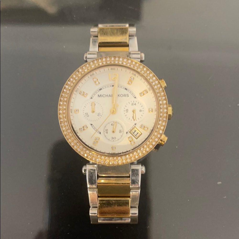 Micheal Kors MK5626 Watch - Picture 2 of 4